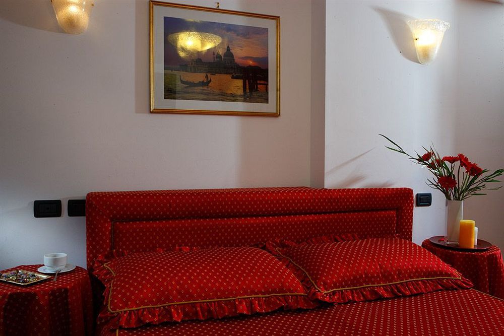 Alle Guglie Boutique Hotel Venetië Buitenkant foto